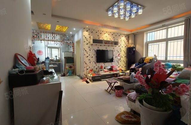 桐凤家园  东边户 精装修  三室两厅  全明户型停车方便