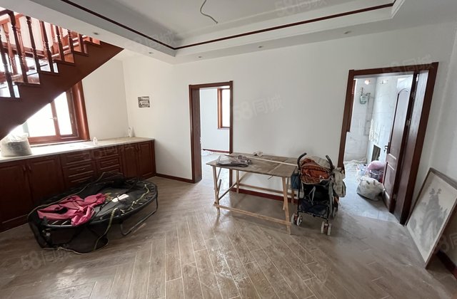 急售开发区脑科医院西邻别墅区怡苑村独栋别墅送院子中央空调