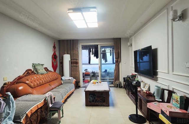 西关街，湖边观澜一品，三室送车储，周边配套设施齐全，看房方便