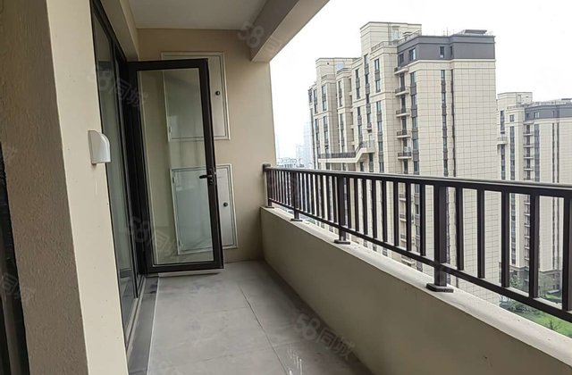 东关瑞府 东关国际电业局五院老文轩三叶草两卫商业配套成熟