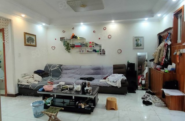 香江  万达广场  东昌医院附近 电梯好楼层 带车位储藏室