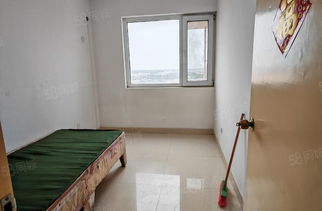 先锋翡翠湾 3房 周边配套完善