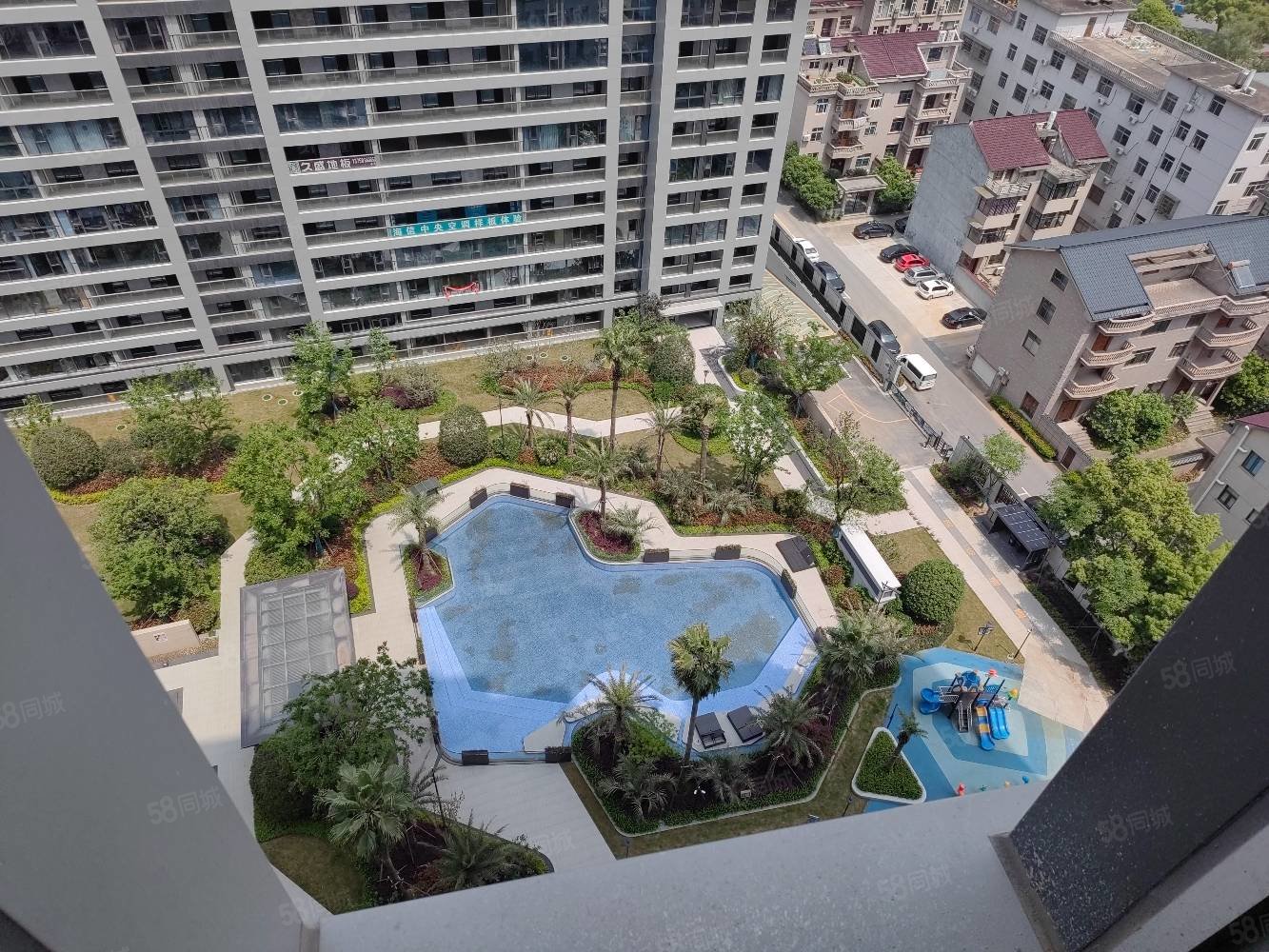 天玺名府4室2厅2卫138㎡南北330万