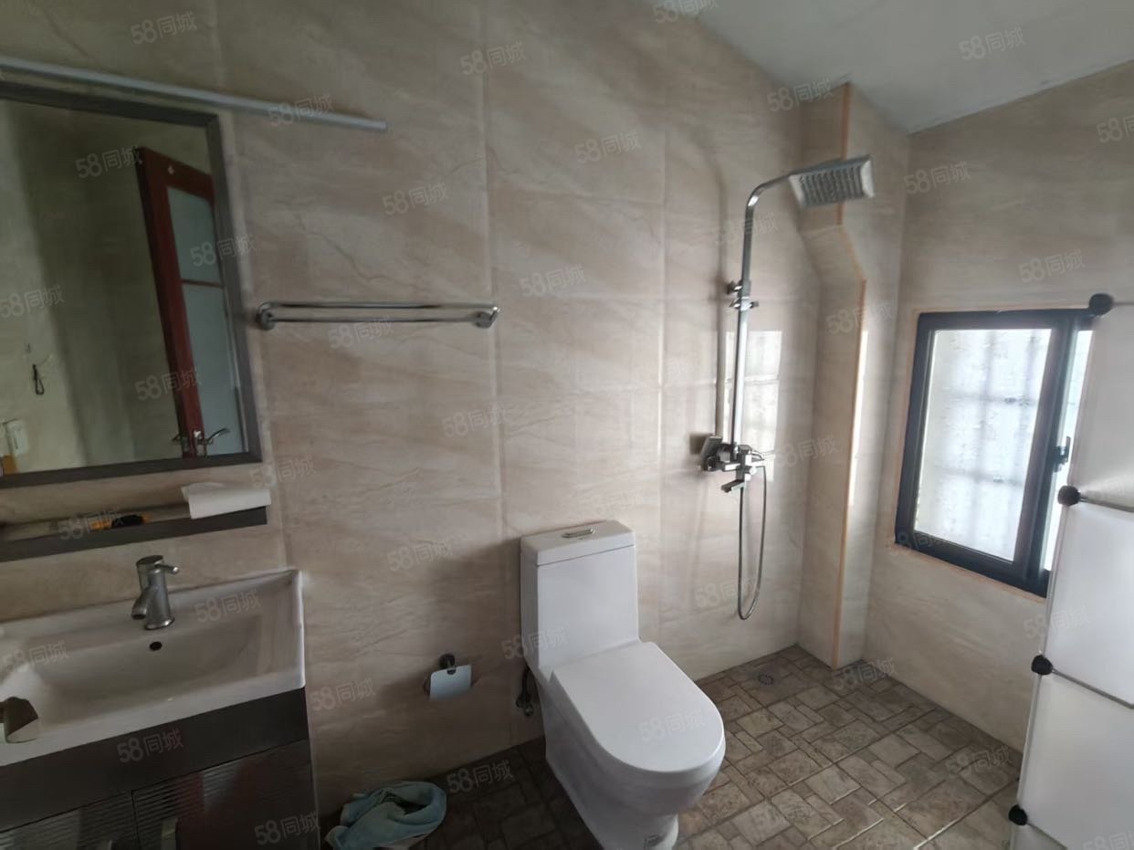 宜教花苑6室2厅4卫123㎡南北168万