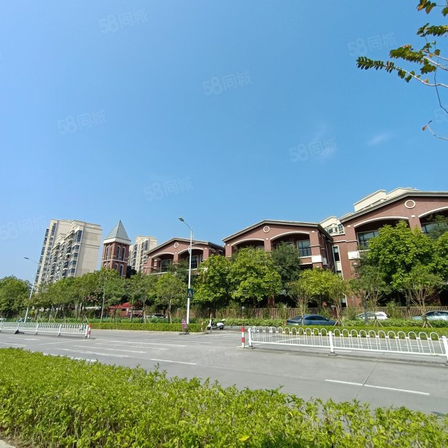 华发依山郡 楼龄新 带电梯 产权清晰 满二 双卫