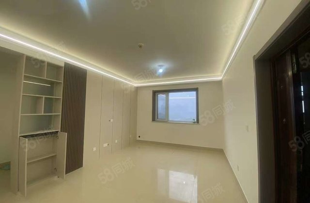 新房未住 先锋翡翠湾 三室两厅 中间楼层  随时看房