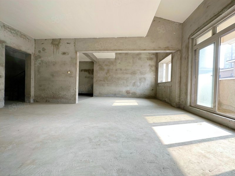 【10图】联排,有院子,有露台,4个套房,花都艺墅(别墅)-昆山58同城