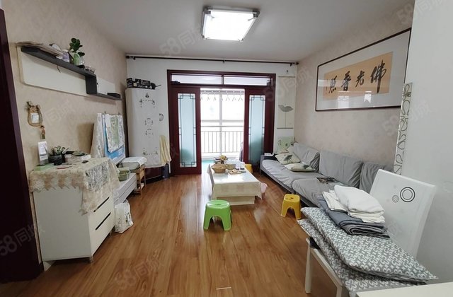 站前街火车附近西湖馨苑精装电梯洋房8楼，好楼层送储。