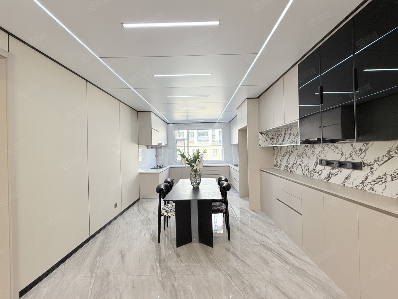 文豪世家3室2厅2卫161㎡南北103万