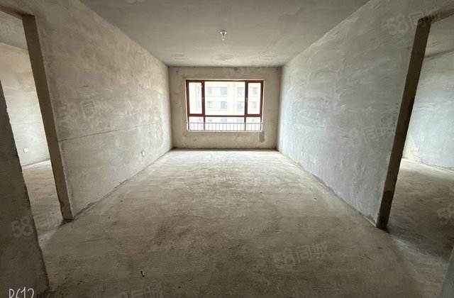 志城中央公园4室2厅135㎡62.5万二手房图片