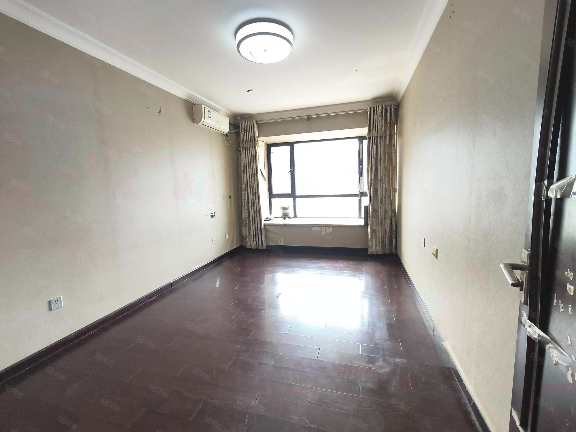 合景香悅四季(西區(qū))3室2廳2衛(wèi)121.05㎡南北275萬