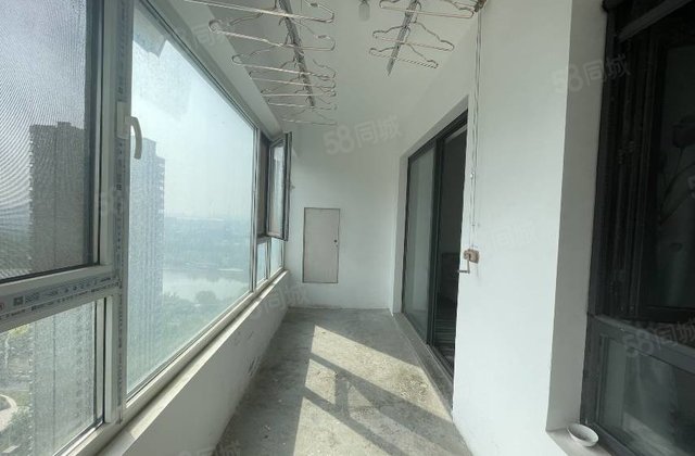 赠送车位！锦绣学府！三室！双阳台！免大税方便看