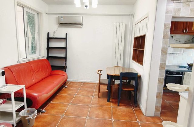 文轩，外国语对过，公安局家属院，三室农科院，停车方便