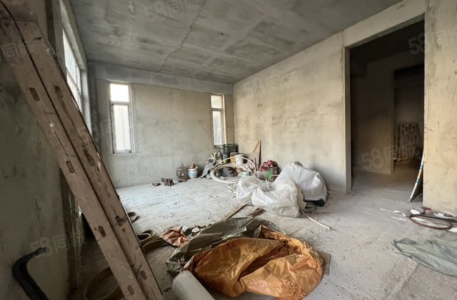 御龙湾5室2厅270㎡120万二手房图片