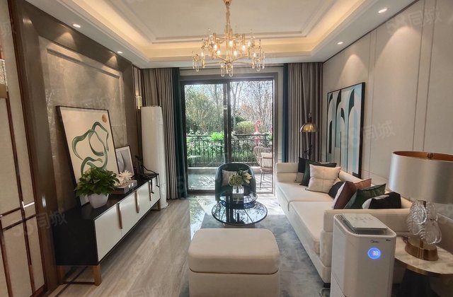 北辰御花园,现房即将交房,老城区政府附近,南北通透舒适三室.