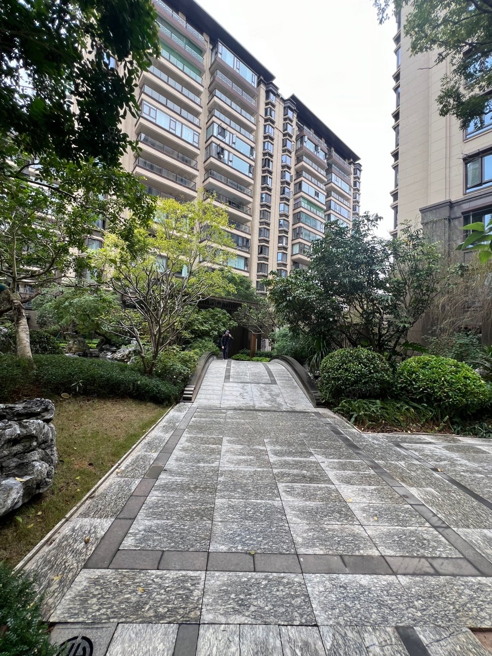 上下两层,使用420平,一楼带130平花园,送车位,大唐臻观-南宁58同城