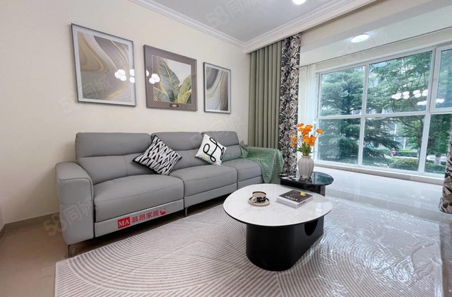 急售，精装三室电梯房洋房，94平76.6万，拎包入住。