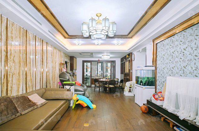 梅峰礼居4室2厅143.99㎡375万二手房图片