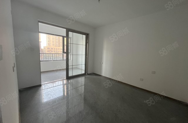 电大近城市领秀111平新房现房三室两厅好房才60多万