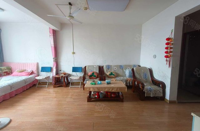 单位家属院，电梯房，香江西邻，水城雅居，两室可隔三室。