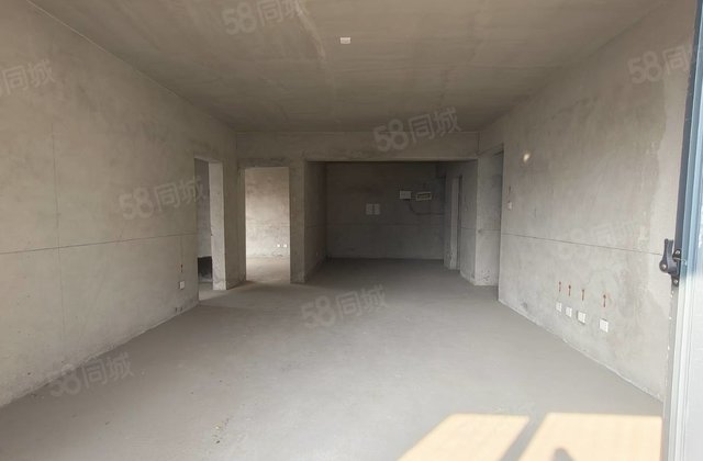 德天国际广场二期3室2厅130㎡65万二手房图片