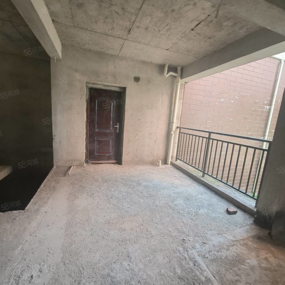 天御蓝湾7室2厅4卫126㎡南北140万