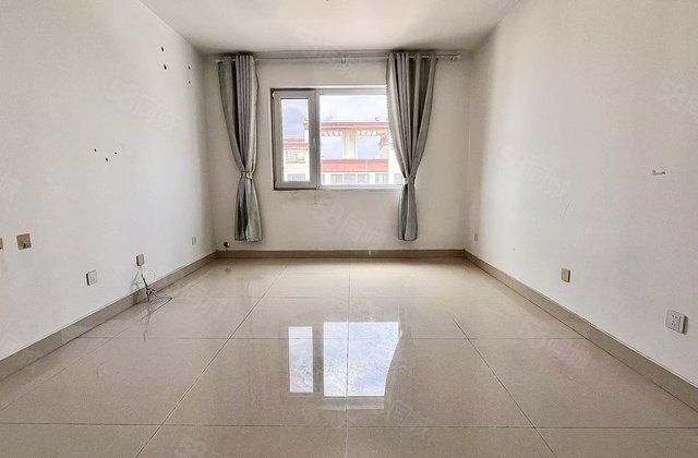 光岳一号院南邻！先锋社区！顶层！大三室！赠储！