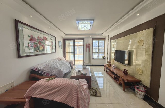 洋房 精装修 户型好湖边城市主人 楼层好 看房有钥匙带车库