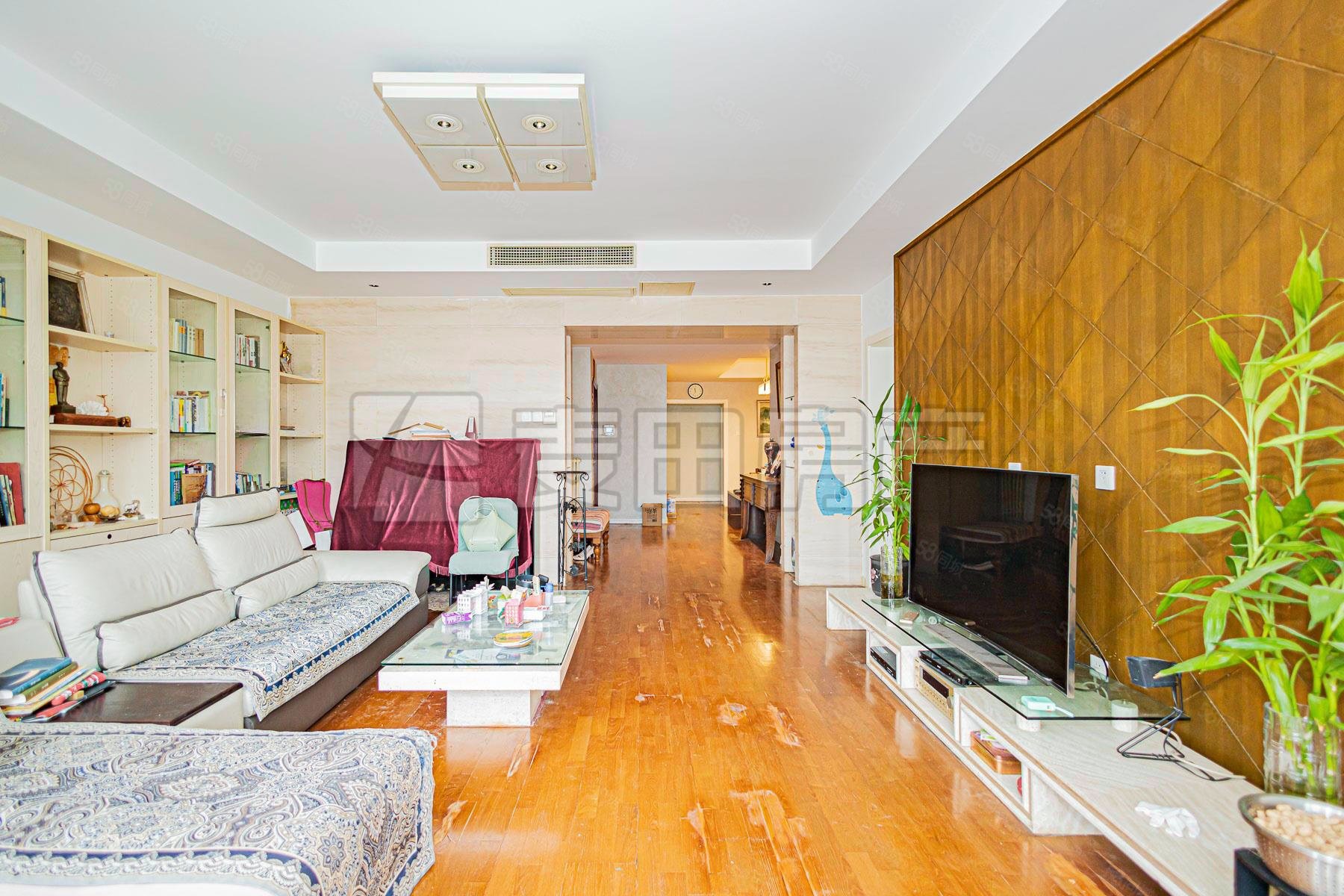 一瓶3室2廳2衛(wèi)188.53㎡南北2650萬