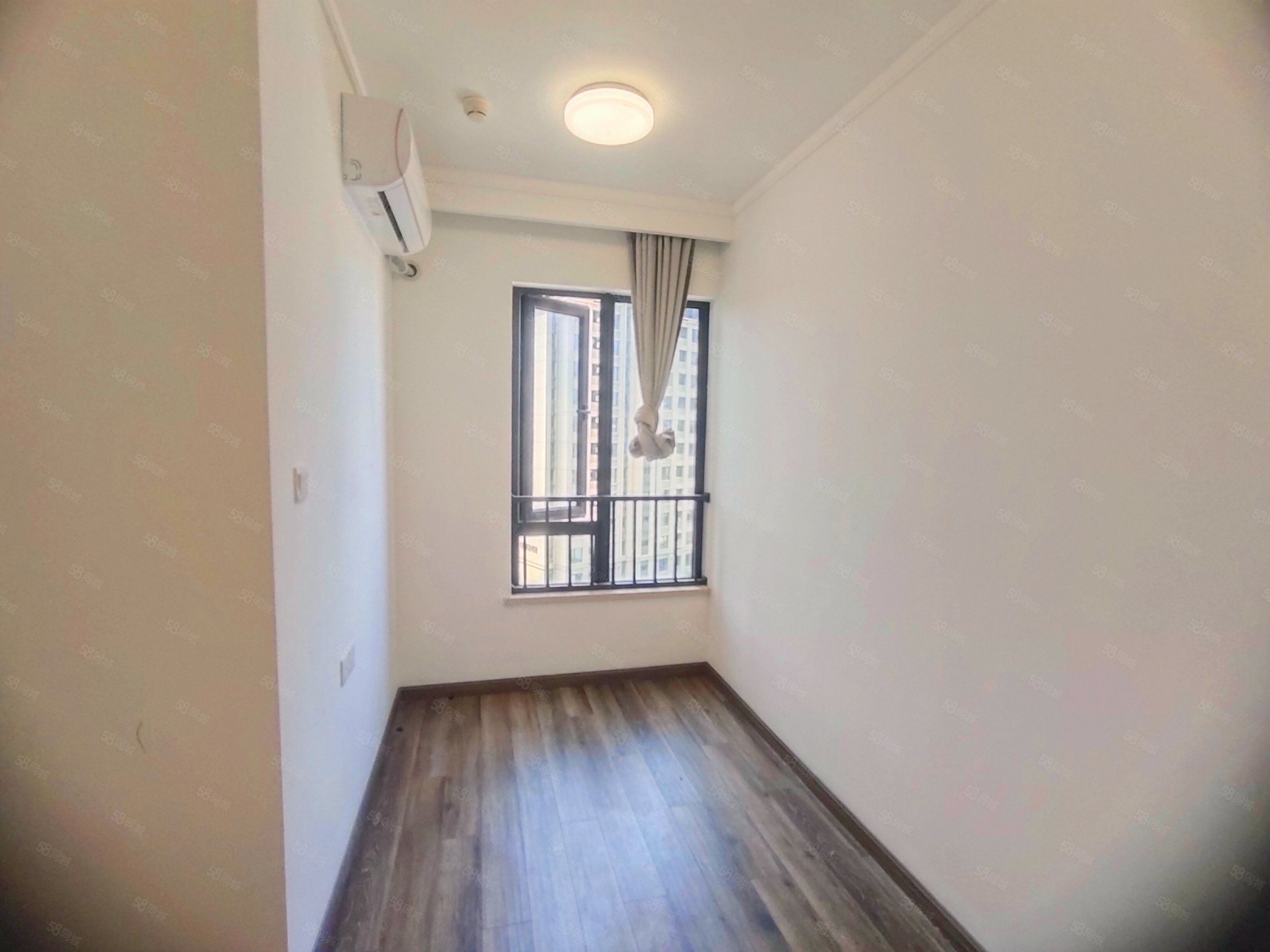 国贸天成2室2厅1卫77㎡南165万