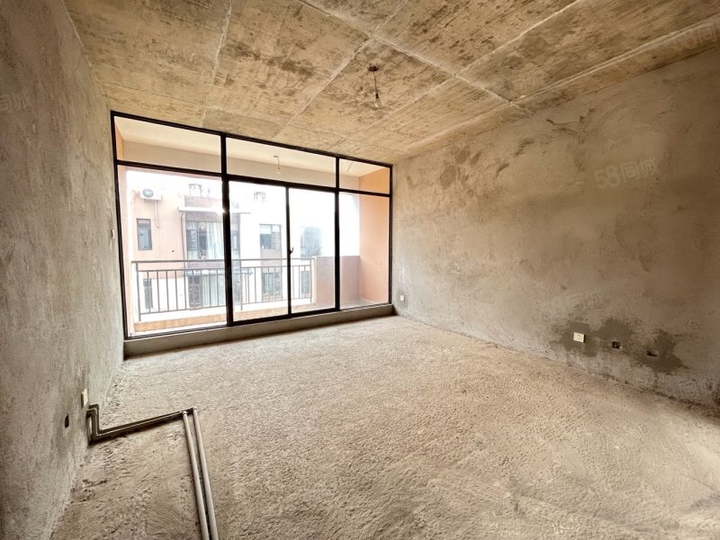 杏林苑(蒙自)6室3厅3卫370.5㎡南北260万