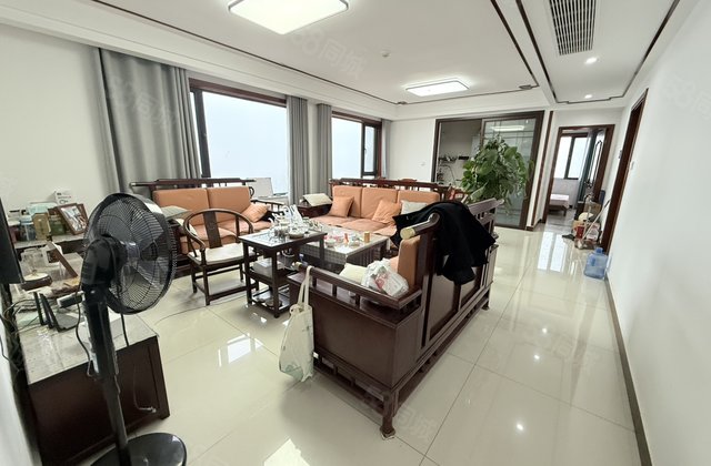 百合新城！集美壹品！电梯好楼层！精装4室2卫！带车储！可议价