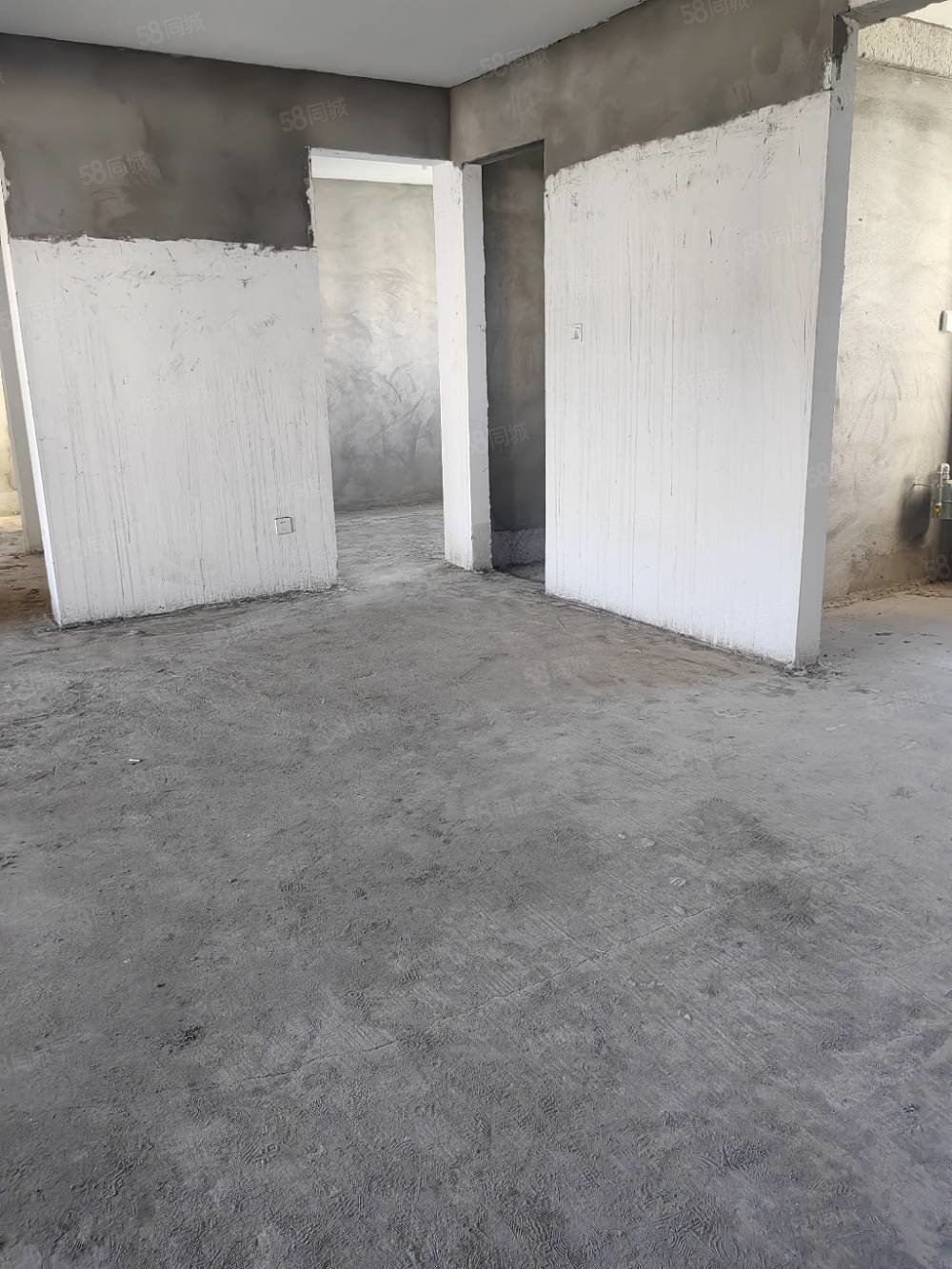 绿地斐勒公馆3室2厅2卫147㎡南北79.5万