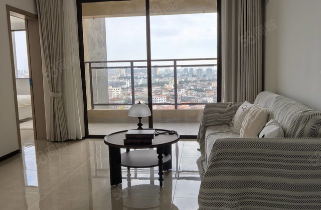 东方花梨湾1室1厅45㎡35万二手房图片