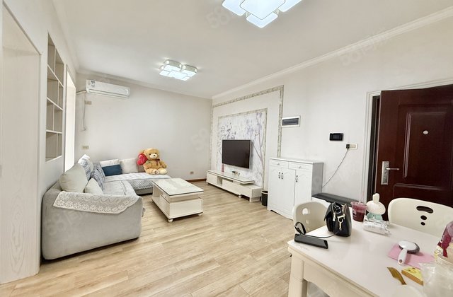 天麟时代经典2室2厅1卫70㎡南北45万