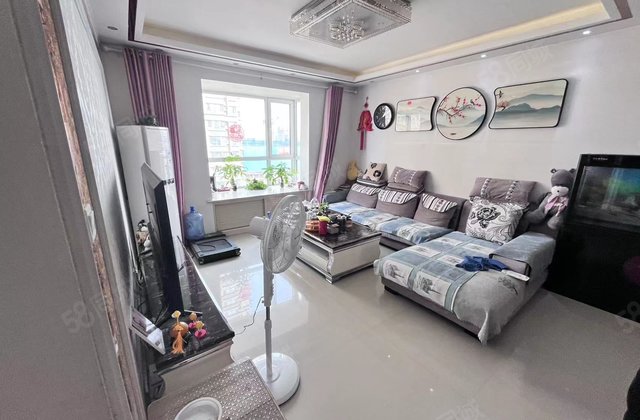 东昌丽都双卫急售带车位，精装修室内方正干净整洁，看房方便