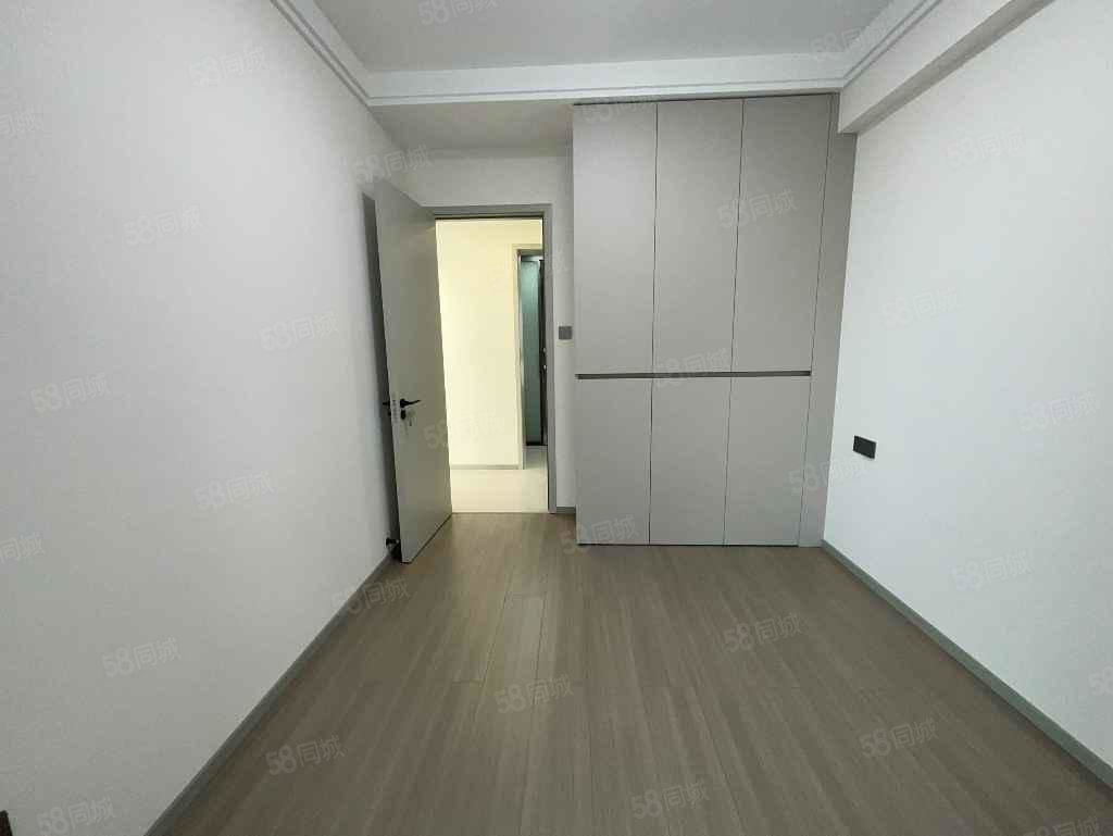 应城市碧桂园云玺3室2厅2卫107㎡南68.8万