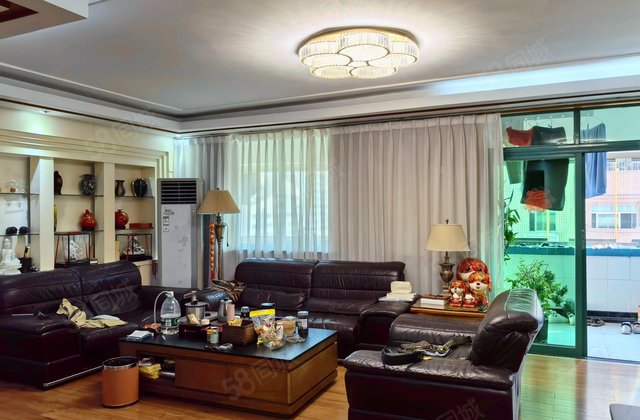 宝龙中心(二期)3室2厅145.94㎡698万二手房图片