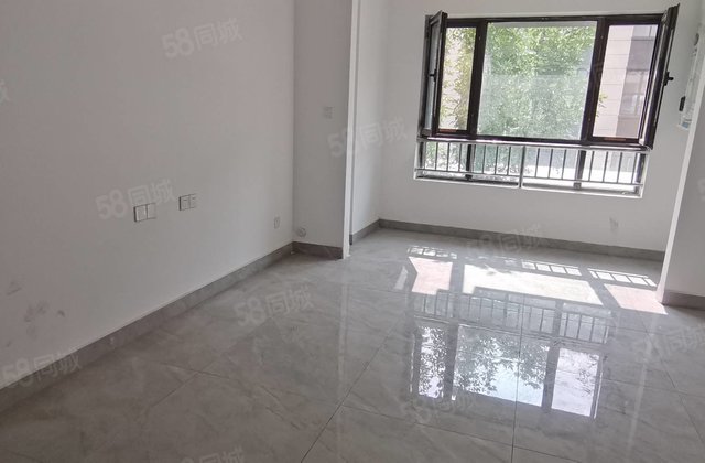 东医桂馨苑 带车位储藏室 划  实验 全天采光好 松桂嘉苑