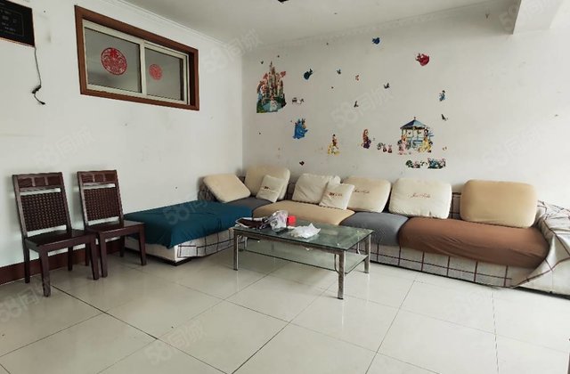 新时代小区，文轩一中，中间楼层