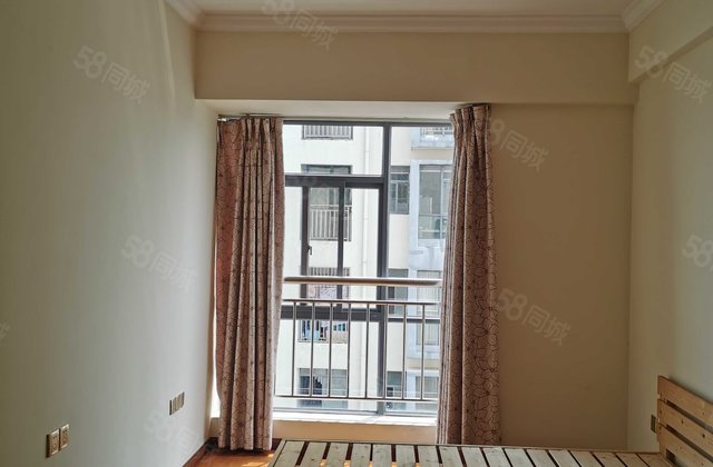 天成商业街住宅区3室2厅146㎡95万二手房图片