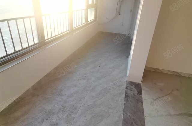 碧桂园国岳府 次新房未住精装 中间观景好楼层 带车位免大税