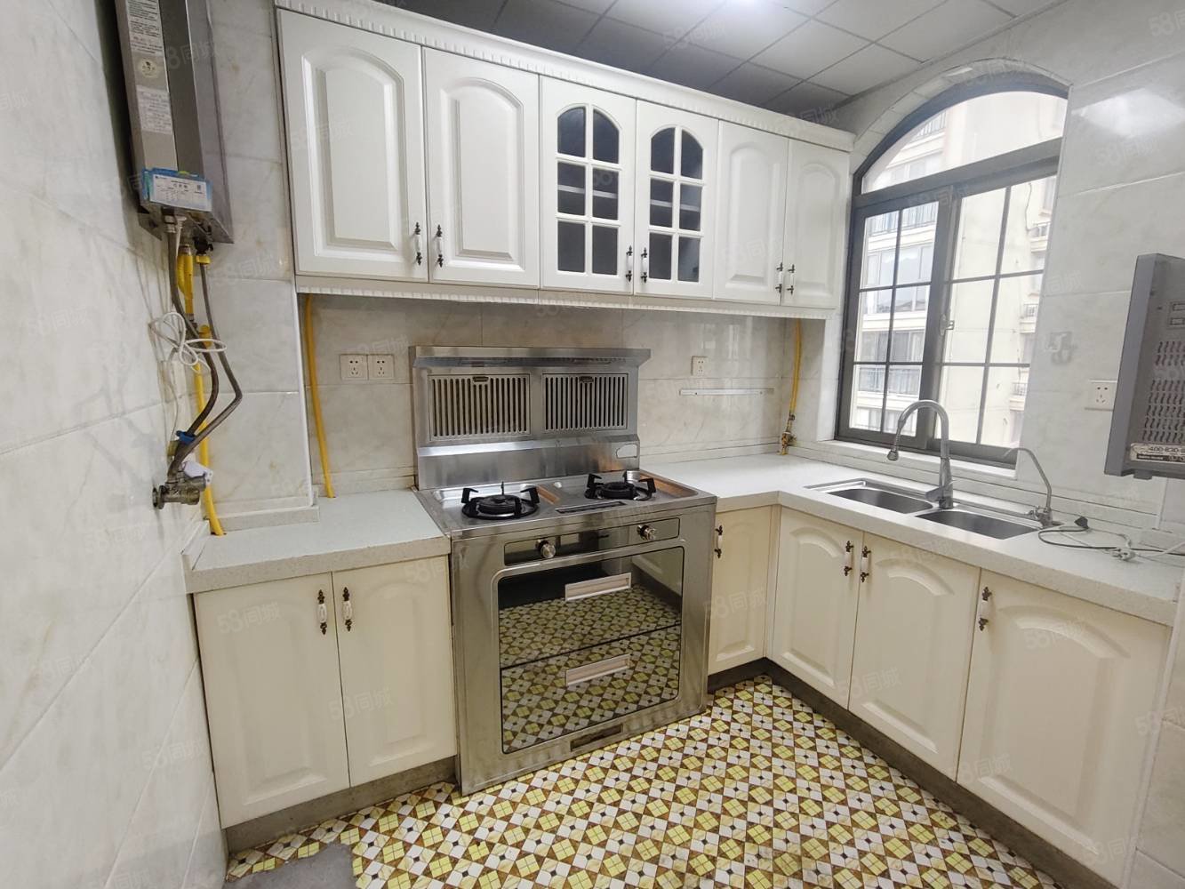 地中海风情7室3厅3卫112㎡南59.8万