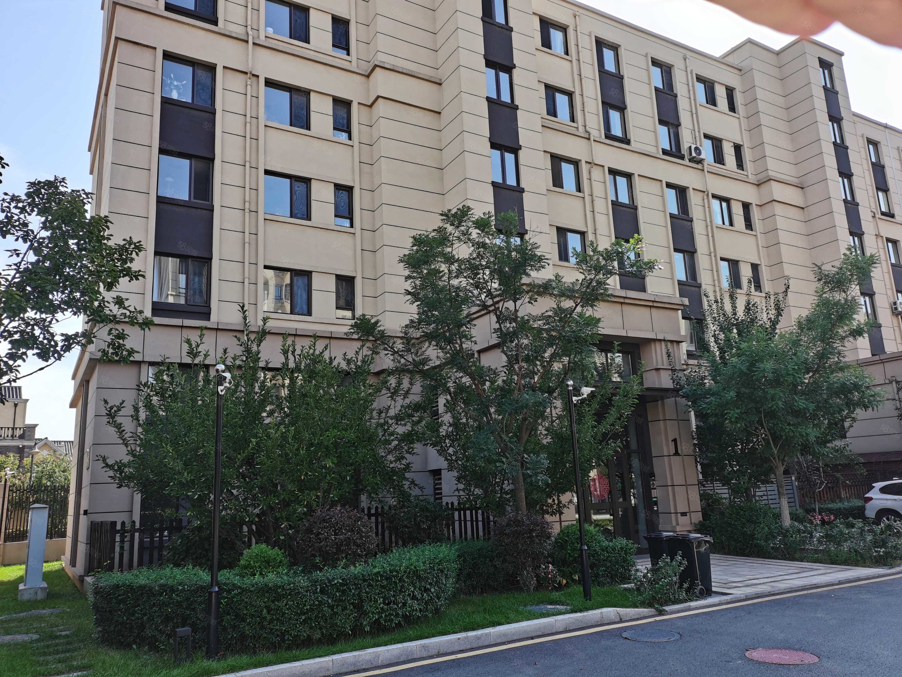 中旅万科城双园路281号3室2厅1卫9504平方米