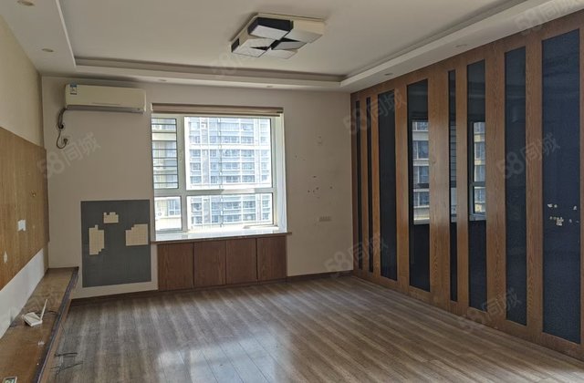 东昌丽都中间楼层，东昌东三中，外国语附近，振华，带车位储