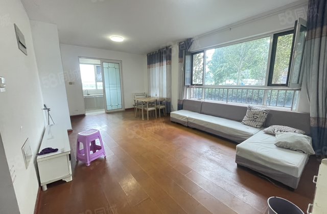 民生五号院 东边户三居室 带车位储藏室免大税可按揭