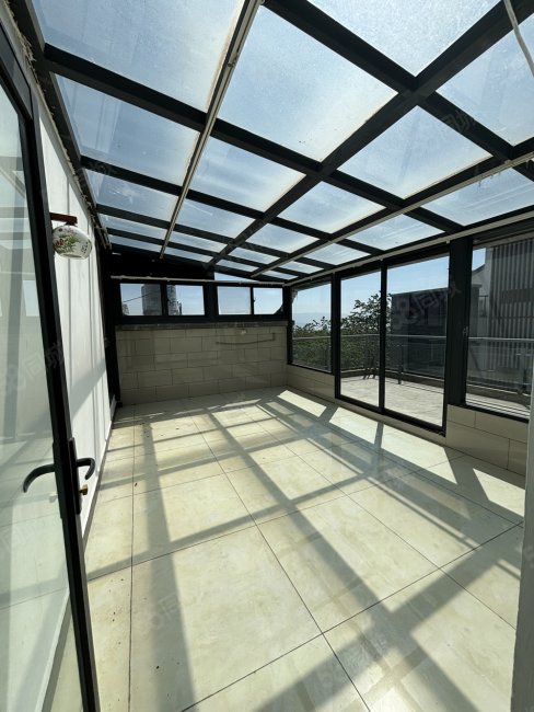 大理古城山水间,樱花溪谷旁,独栋别墅,院子两百平