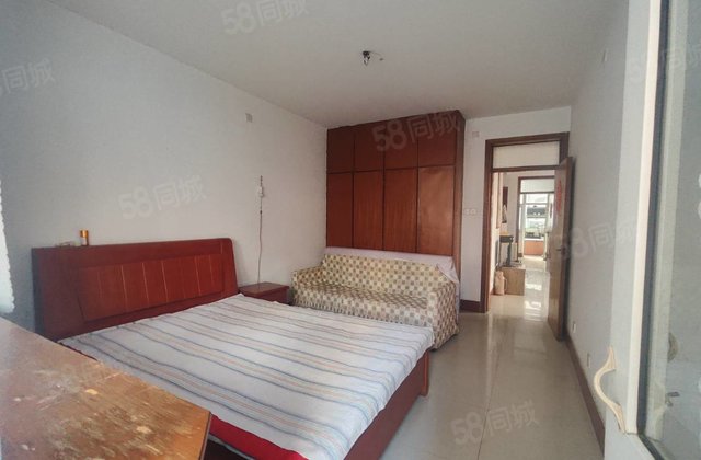 急售！东昌东路！边户！三室！紧邻六中！停车方便！送储！