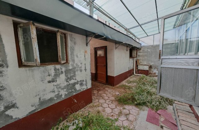 市中心，东昌，兴华路，四院，一楼带院，带两间配房