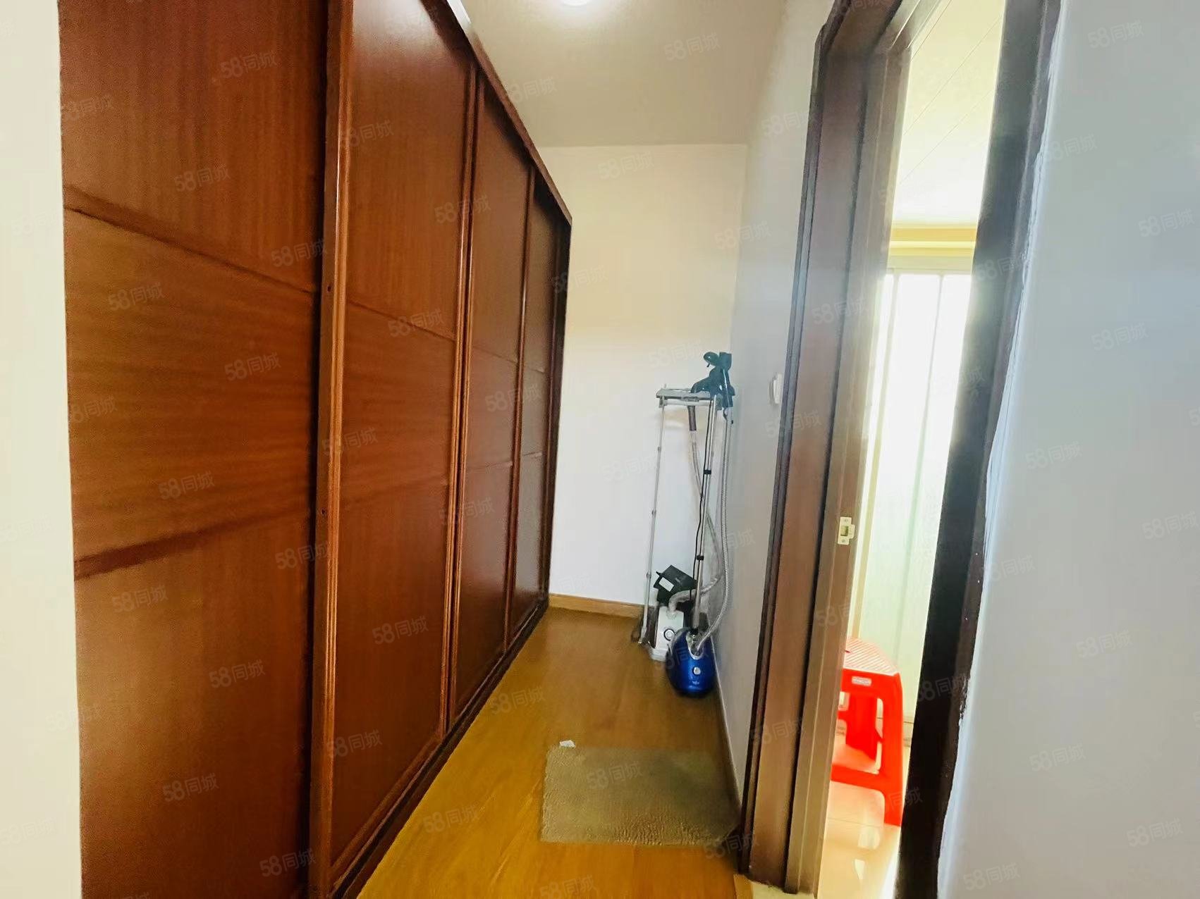 碧桂园翠堤春晓4室2厅2卫136.67㎡南49.9万